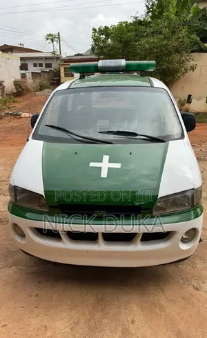 Hyundai Starex 2000 White