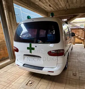 Hyundai Starex 2000 White