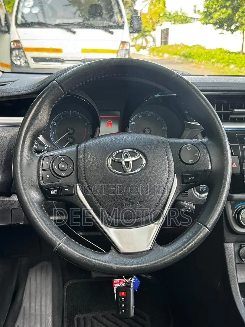 Toyota Corolla S Plus 4dr Sedan (1.8L 4cyl CVT) 2015 Gray