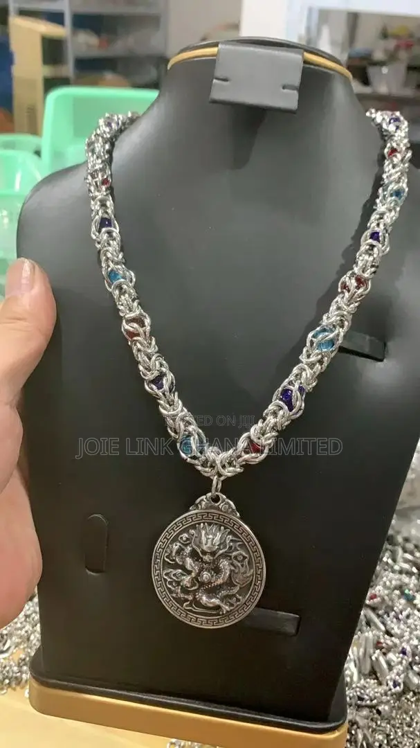 Quality Men's Chaines Available In Stock