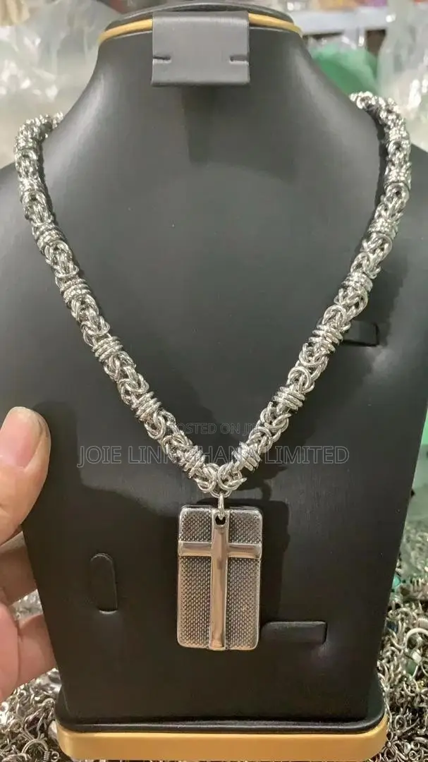 Quality Men's Chaines Available In Stock