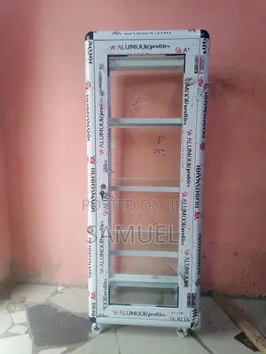 Upgrade Ur Space With Aluminium Show Case