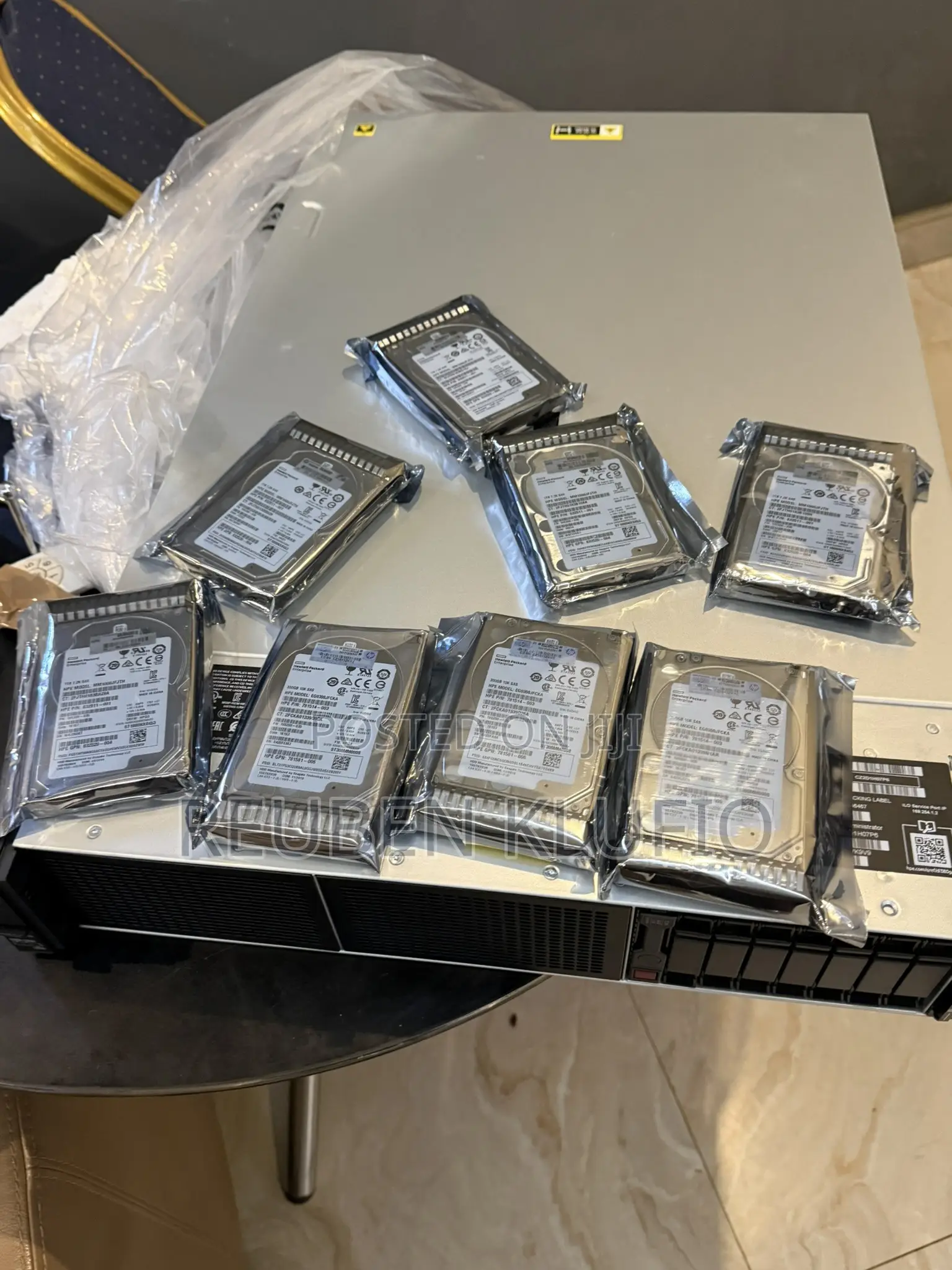 New Server HP ProLiant DL 380 G10 4210R 32GB Intel Xeon HDD+SSD 1T