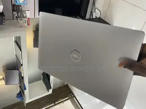Laptop Dell Latitude 5511 16GB Intel Core i7 SSD 512GB