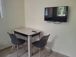 Nice 1 Bedroom Self Contain Airbnb/Short Stay at Kwabenya