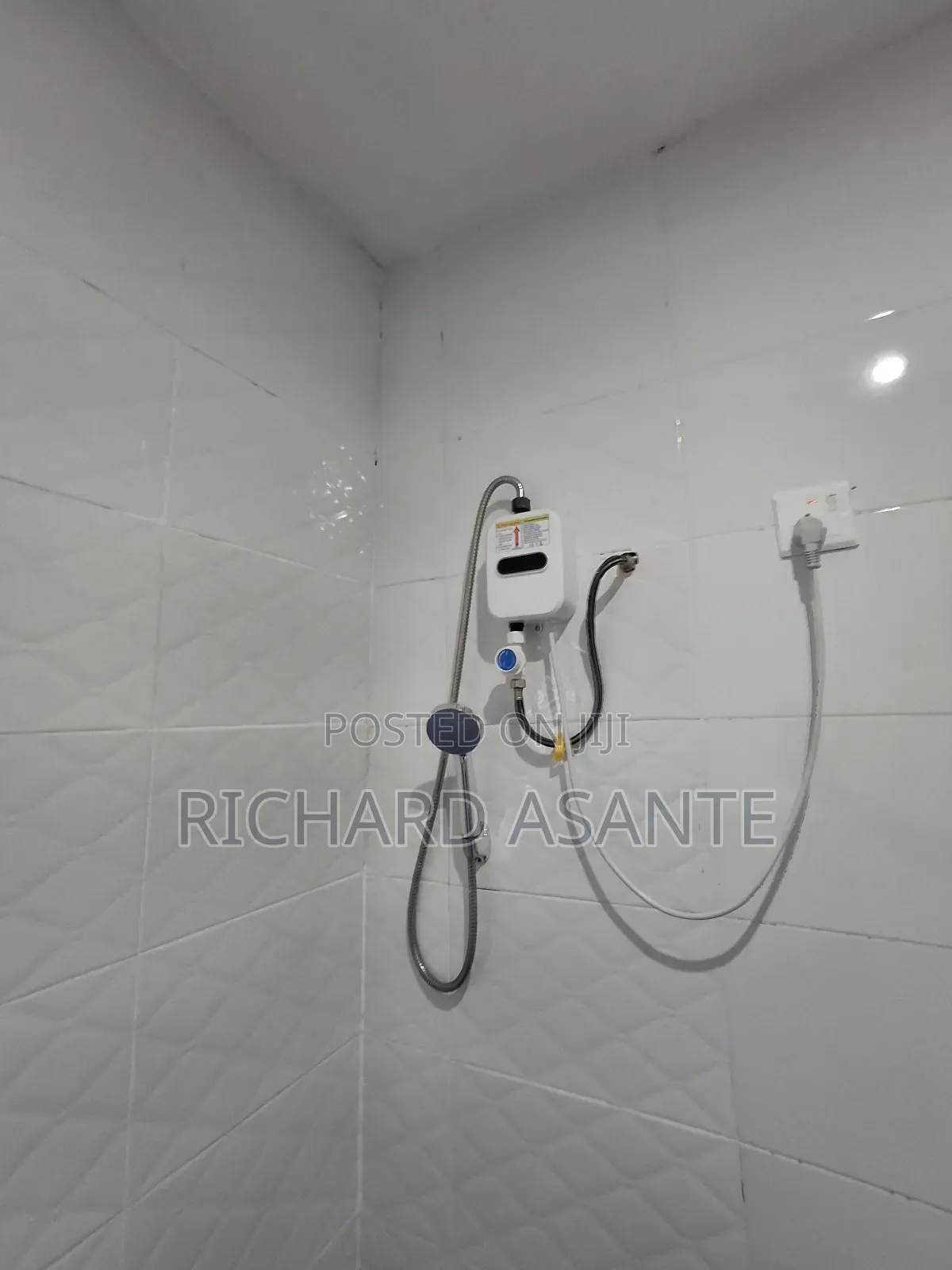 Nice 1 Bedroom Self Contain Airbnb/Short Stay at Kwabenya