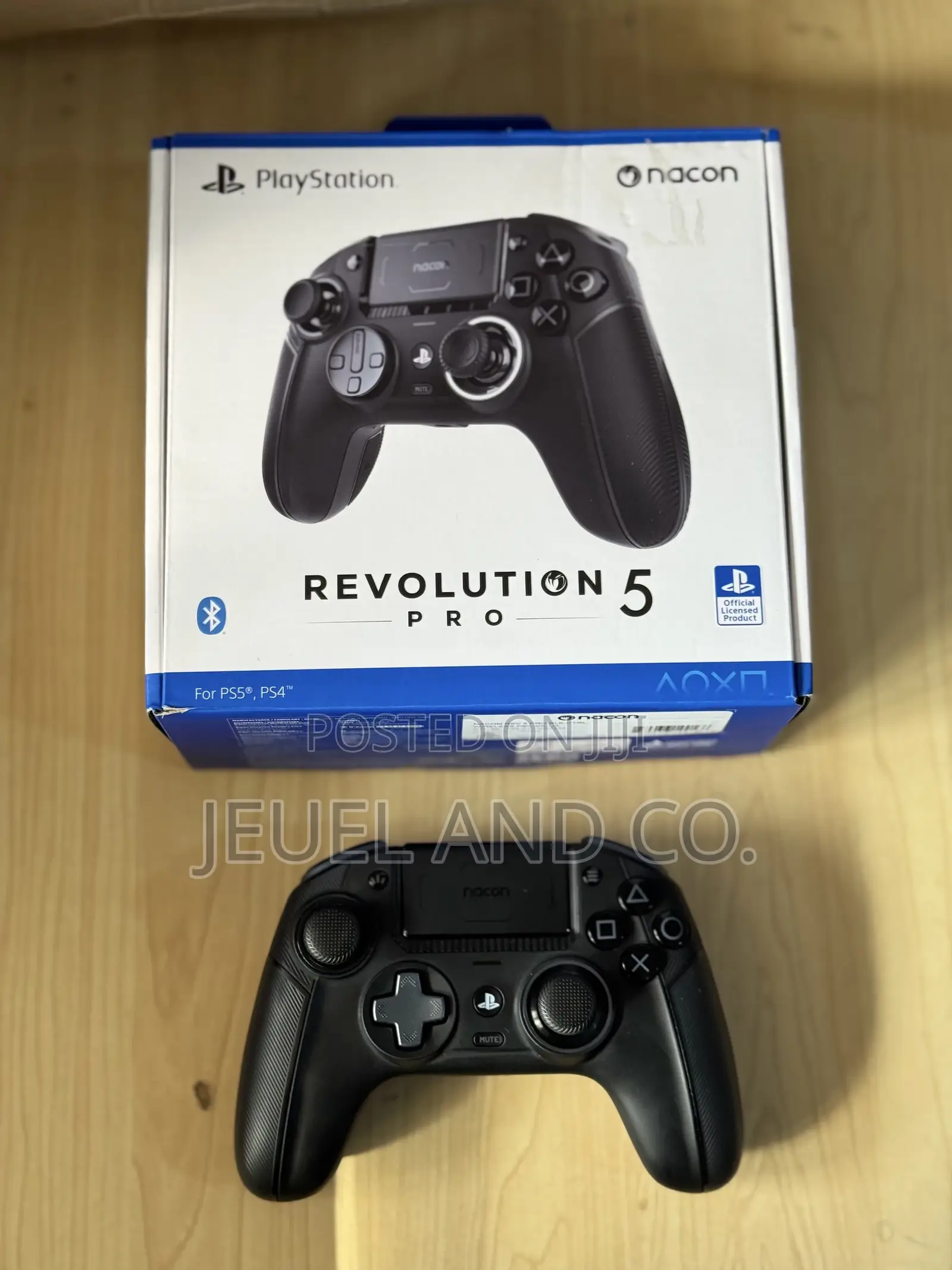 Nacon Revolution Pro 5 (Official Licensed Playstation Controller)