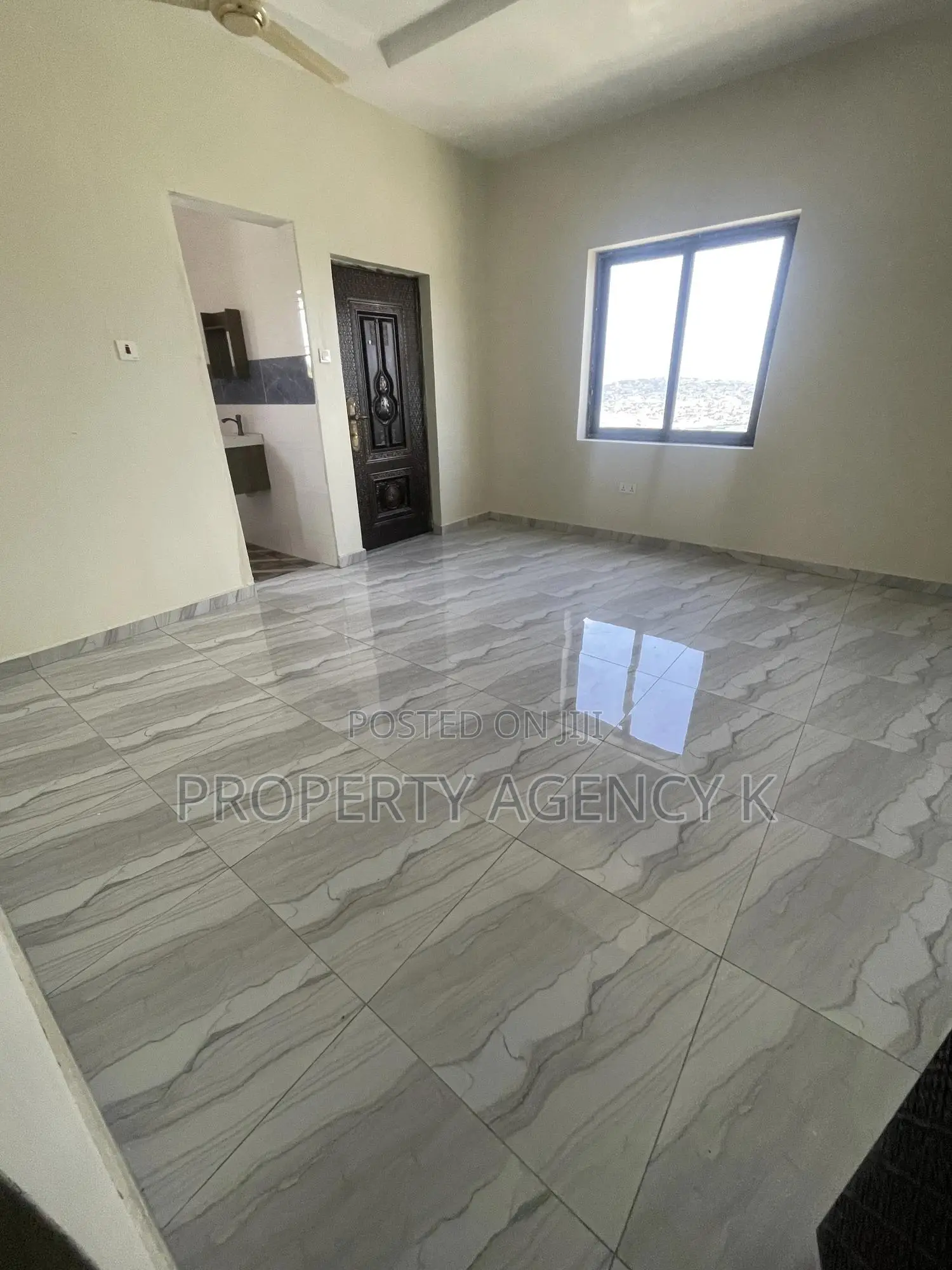 2bdrm Apartment in Kfs, West Hills Mall Area for rent