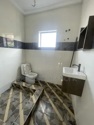 2bdrm Apartment in Kfs, West Hills Mall Area for rent