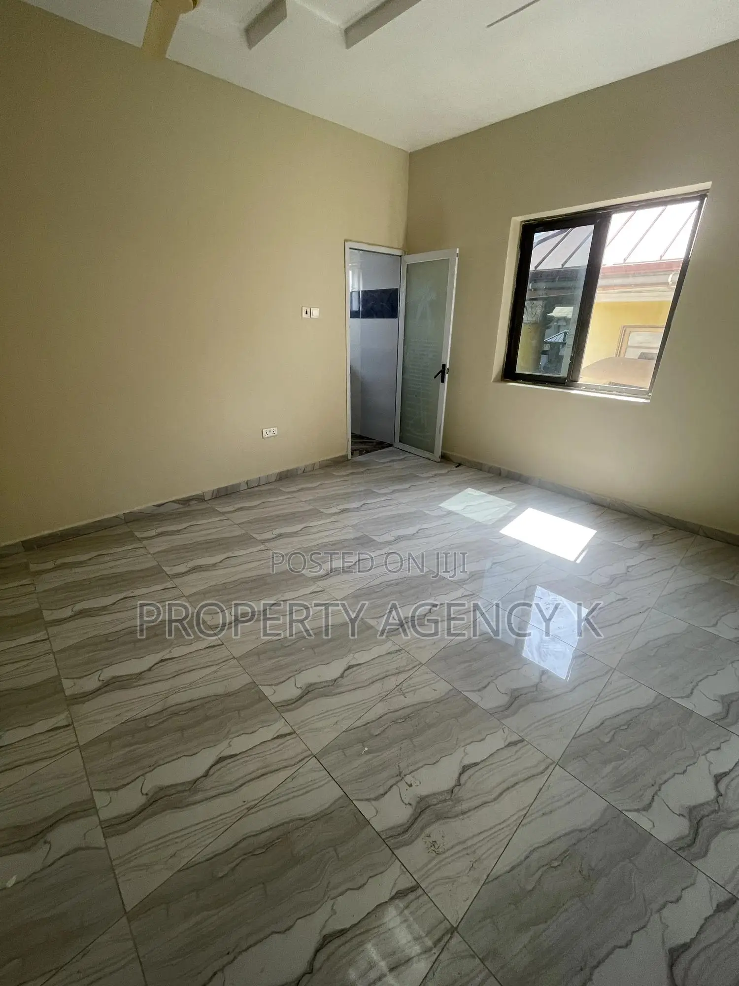 2bdrm Apartment in Kfs, West Hills Mall Area for rent
