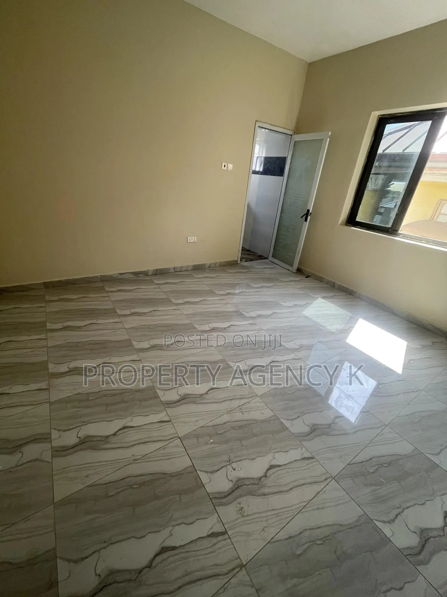 2bdrm Apartment in Kfs, West Hills Mall Area for rent