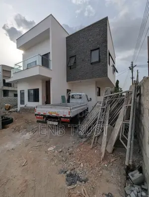 4bdrm Duplex in Tantra Hills, Unity Closed for sale