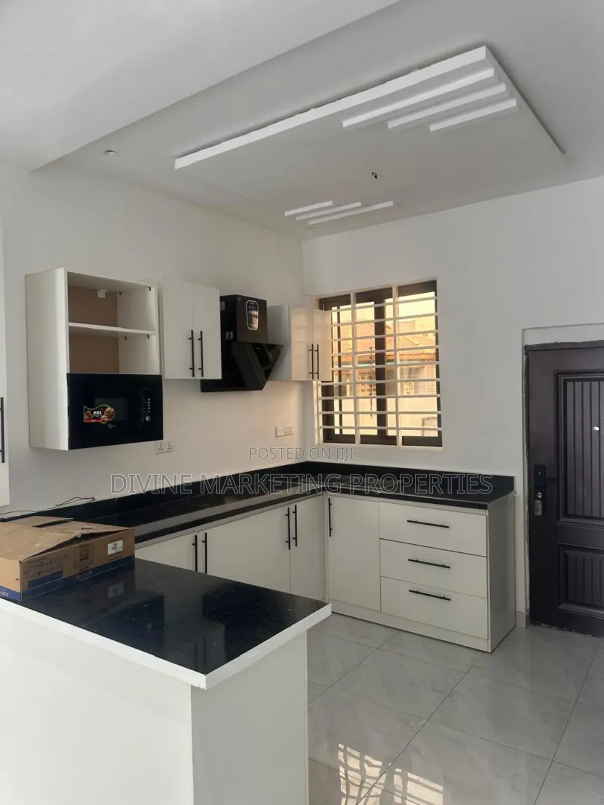4bdrm House in Nmai Dzorn Melcom for sale