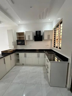 4bdrm House in Nmai Dzorn Melcom for sale