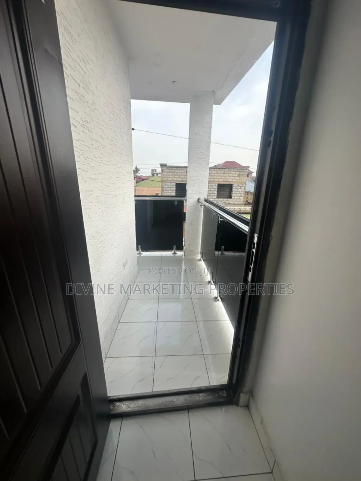 4bdrm House in Nmai Dzorn Melcom for sale