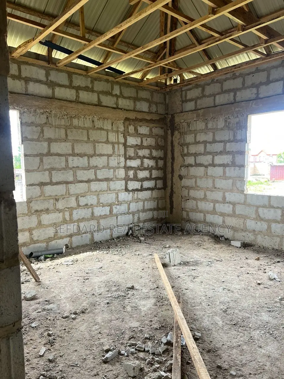 5bdrm Duplex in Amasaman for sale