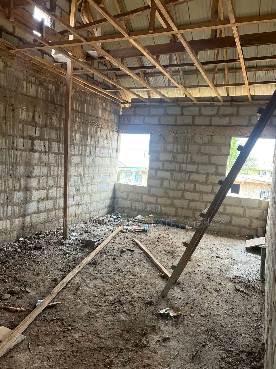 5bdrm Duplex in Amasaman for sale