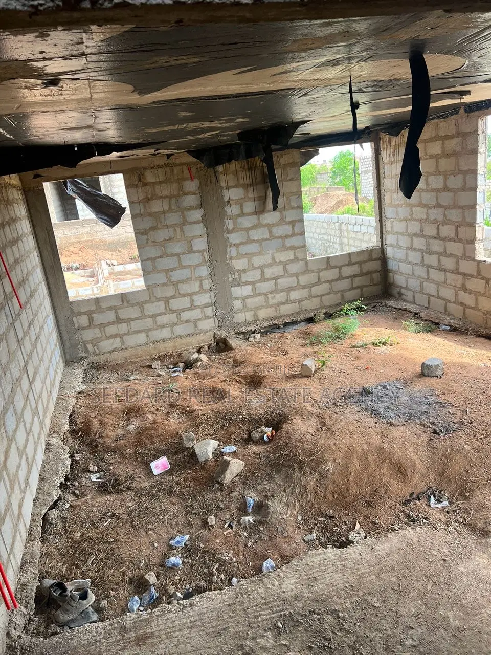 5bdrm Duplex in Amasaman for sale