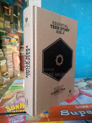 The HCSB Essential Teen Study Bible
