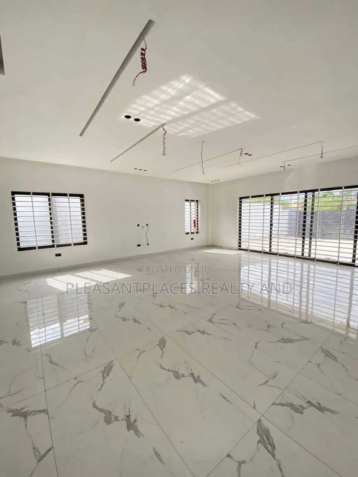 4bdrm House in Pleasantplaces, Oyarifa for sale