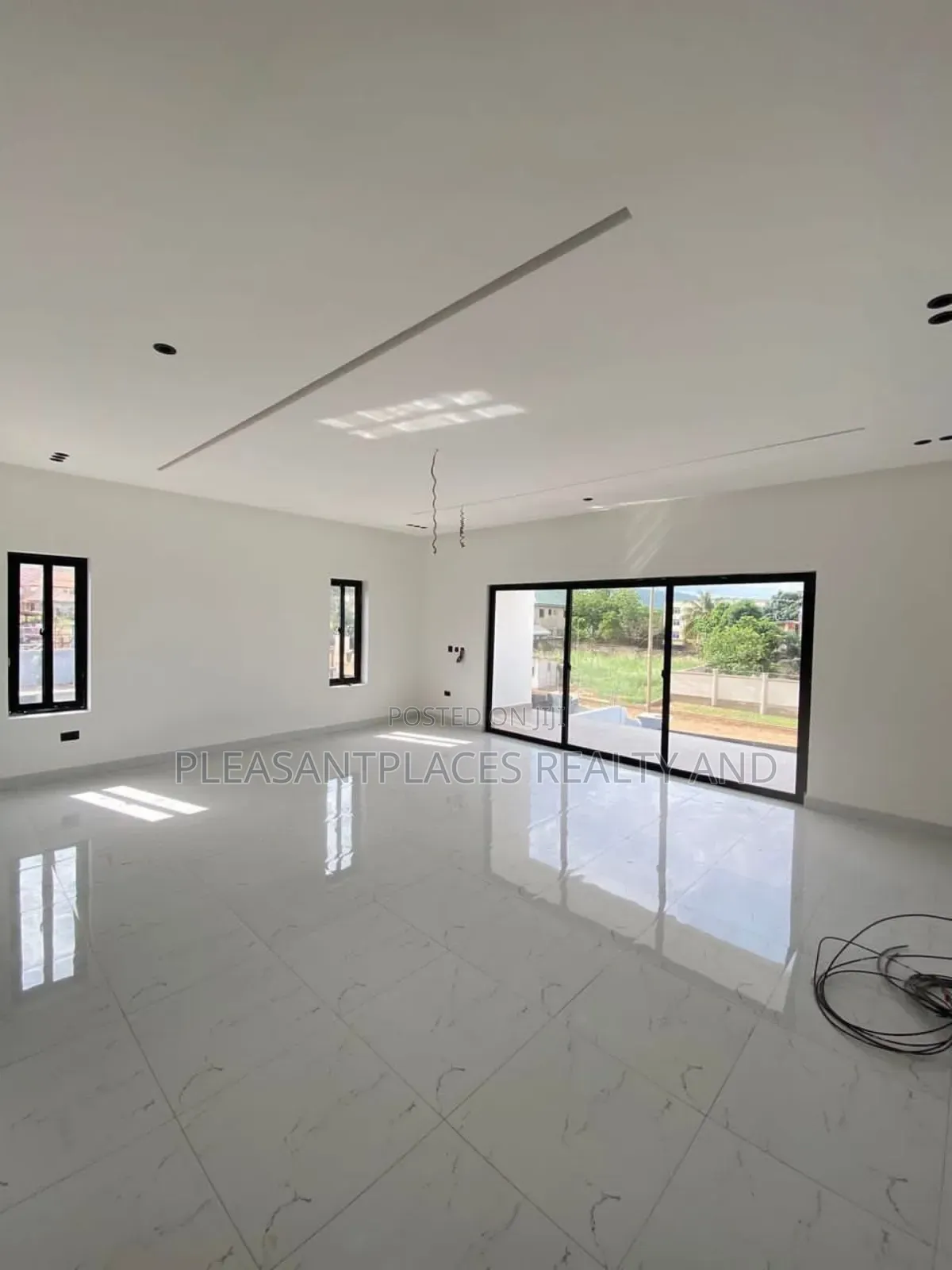 4bdrm House in Pleasantplaces, Oyarifa for sale