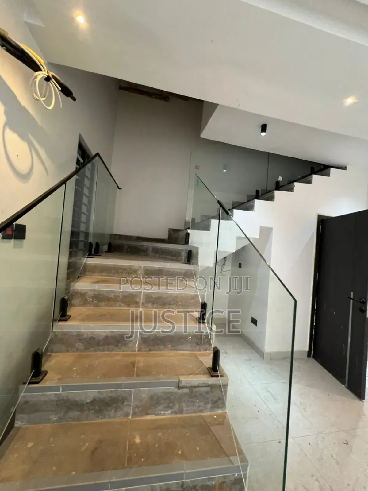 2bdrm Duplex in School Junction, East Legon for rent