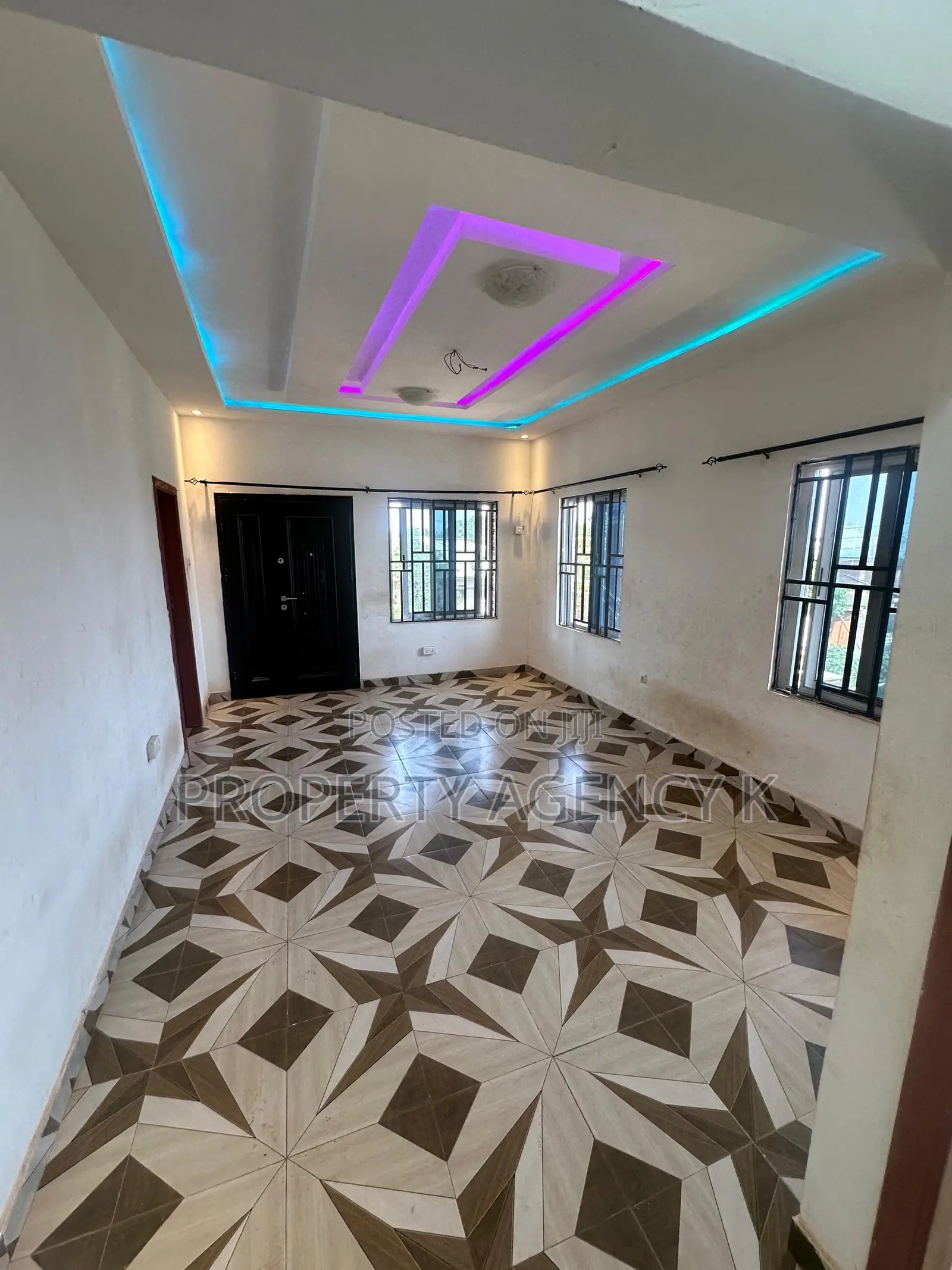 2bdrm Apartment in Kfs, West Hills Mall Area for rent