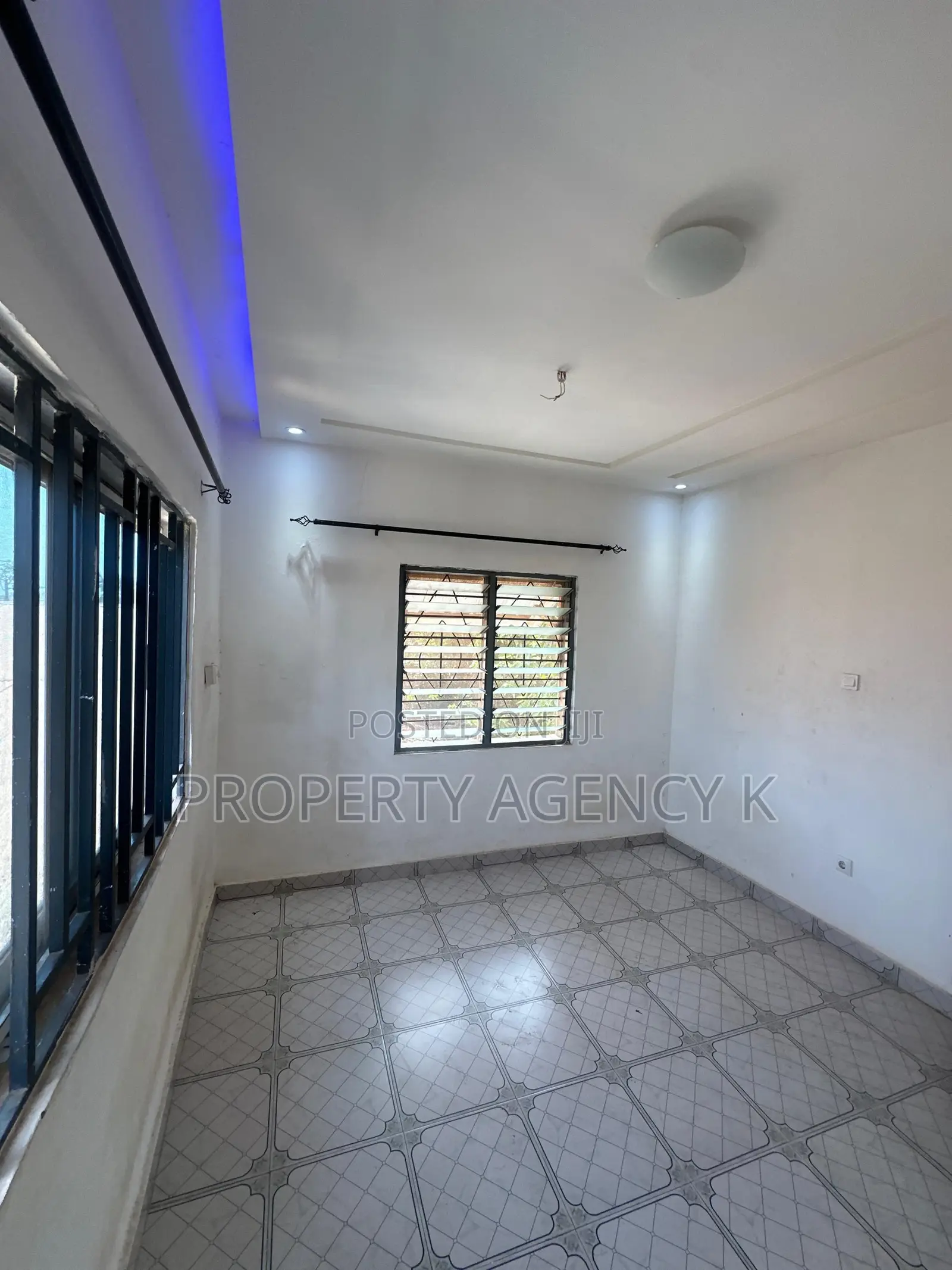 2bdrm Apartment in Kfs, West Hills Mall Area for rent
