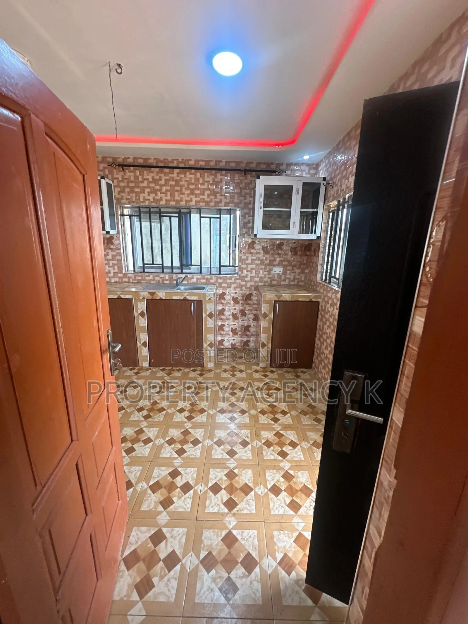 2bdrm Apartment in Kfs, West Hills Mall Area for rent