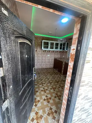 2bdrm Apartment in Kfs, West Hills Mall Area for rent