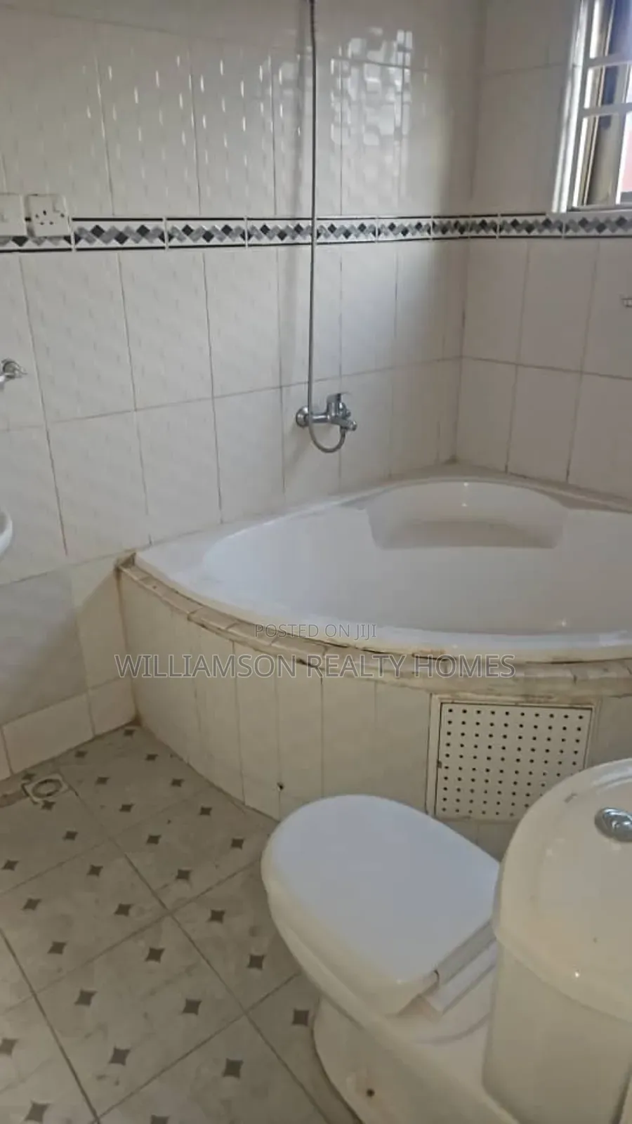 3bdrm House in Spintex Road for rent