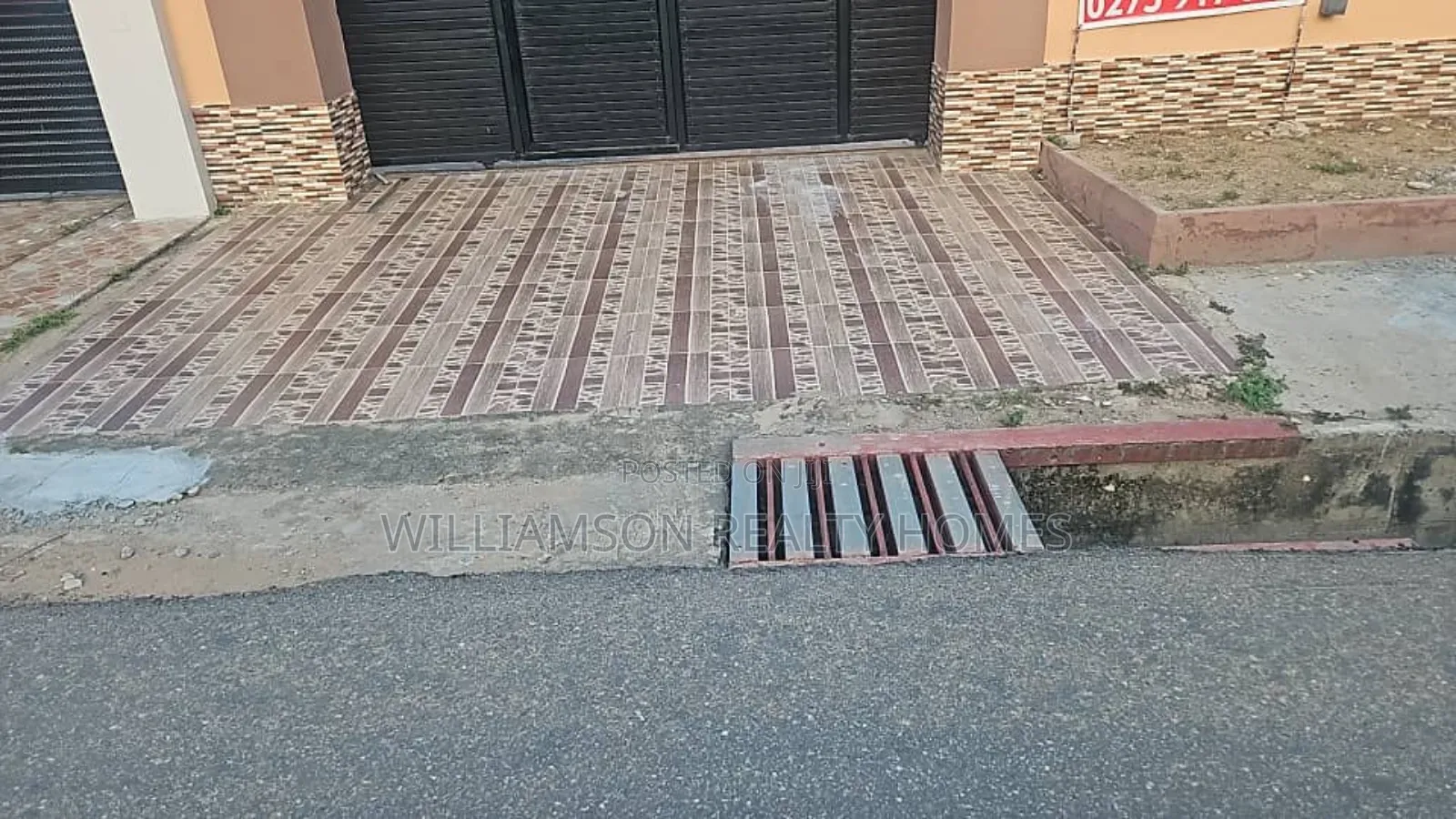 3bdrm House in Spintex Road for rent