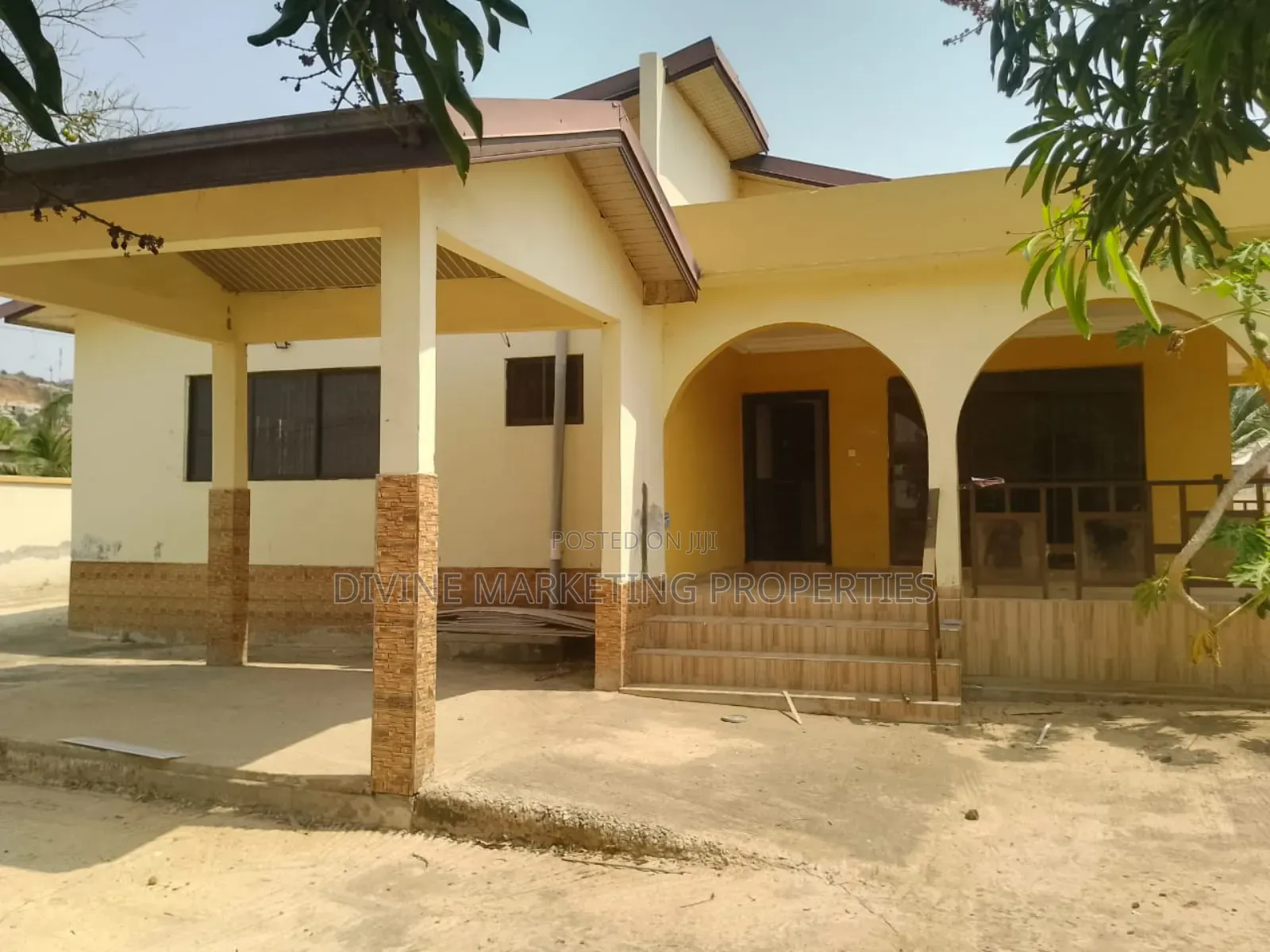 4bdrm House in Kokrobite, Accra Metropolitan for sale