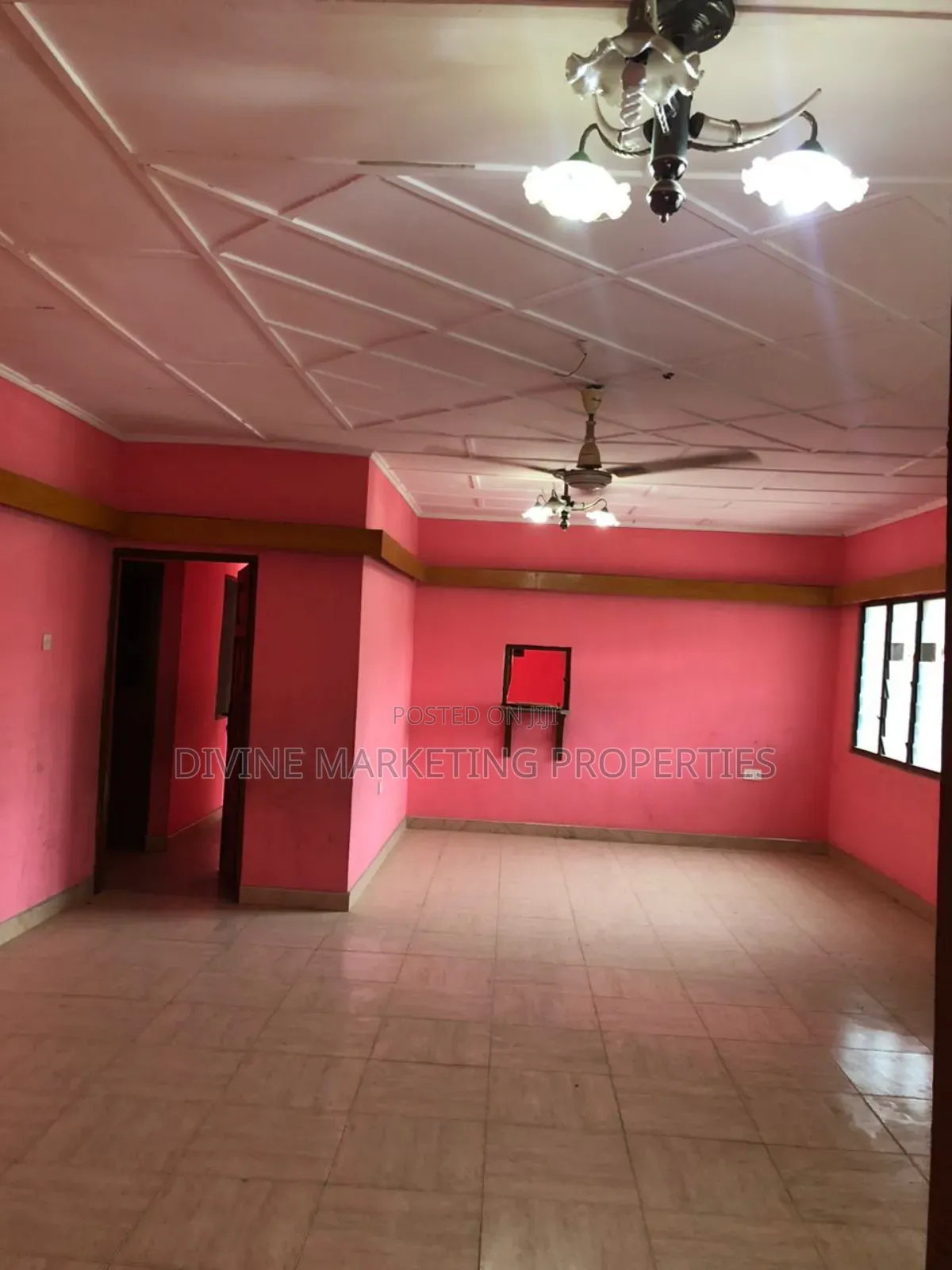5bdrm House in Off New Market Road, Kasoa for sale