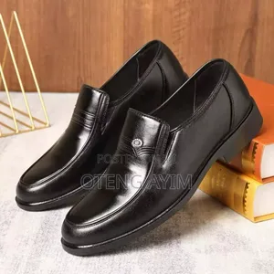 Men Pu Shoe ,Black in Box