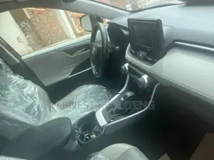 Toyota RAV4 XLE Premium AWD 2023 Red
