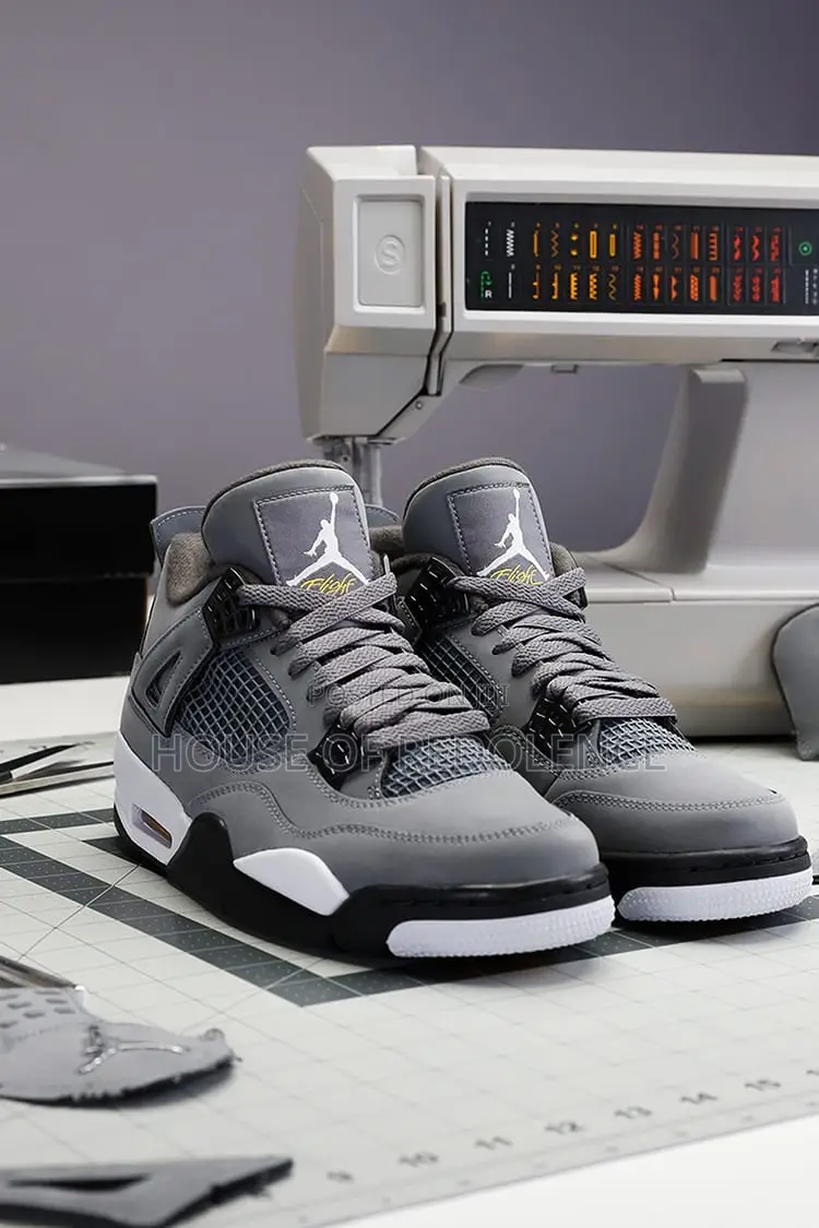 Air Jordan 4 Retro Cool Grey Sneakers