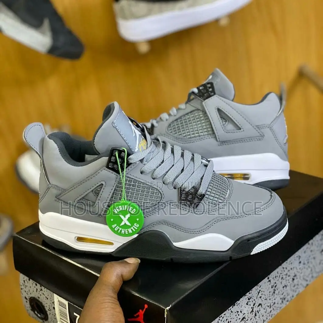 Air Jordan 4 Retro Cool Grey Sneakers