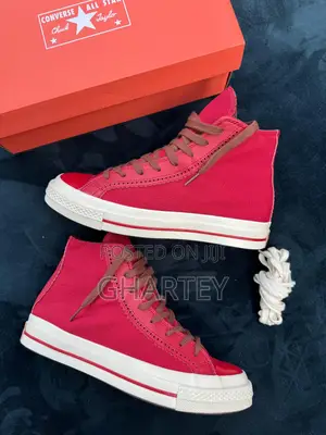 Converse All Star Chuck Taylor High-Top Sneakers – Bold Red Classic