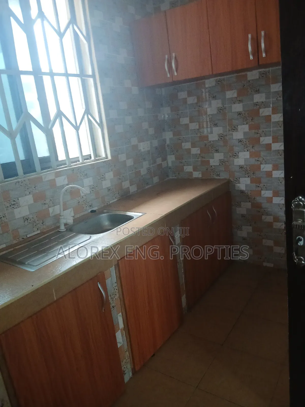 1bdrm Apartment in Chamber Self, Adenta for rent