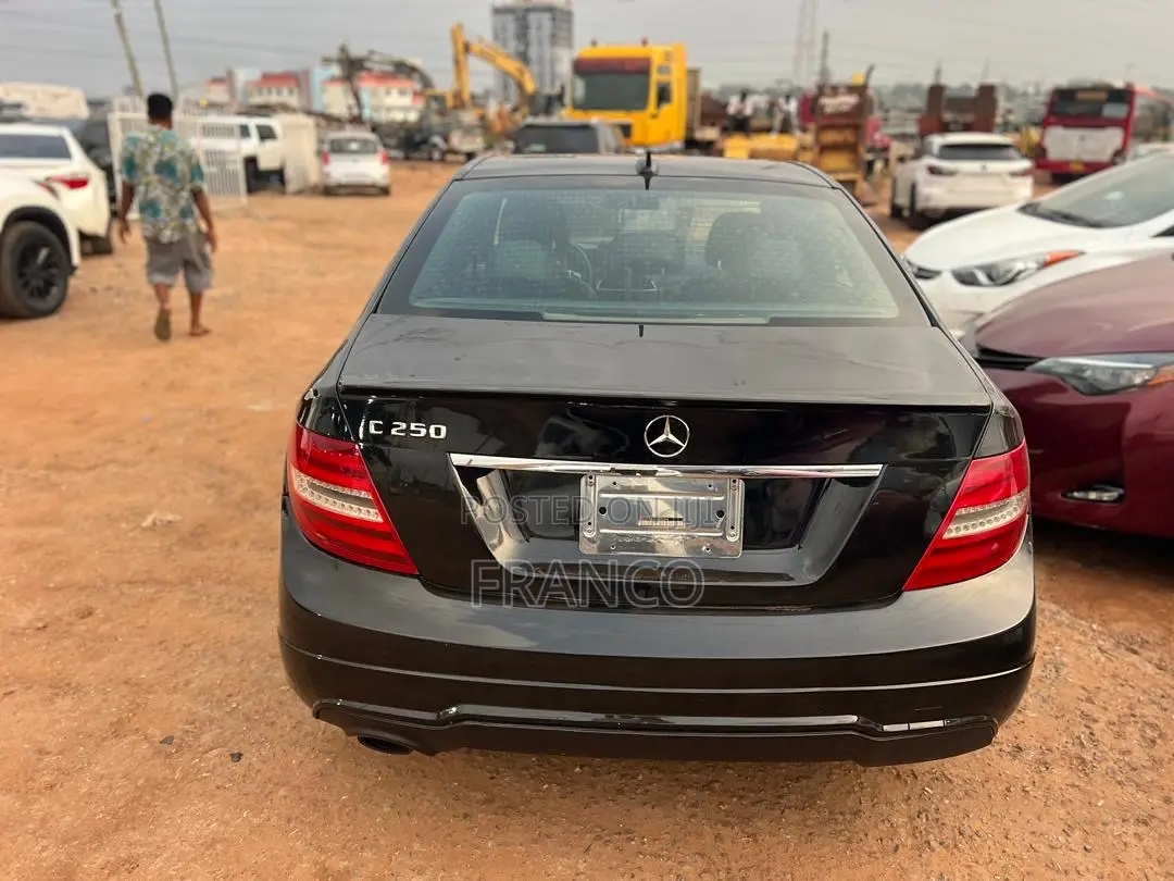 Mercedes-Benz C250 2014 Black