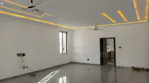 5bdrm House in Fredimens Real, Kumasi Metropolitan for sale