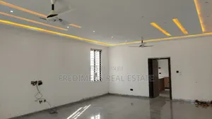 5bdrm House in Fredimens Real, Kumasi Metropolitan for sale