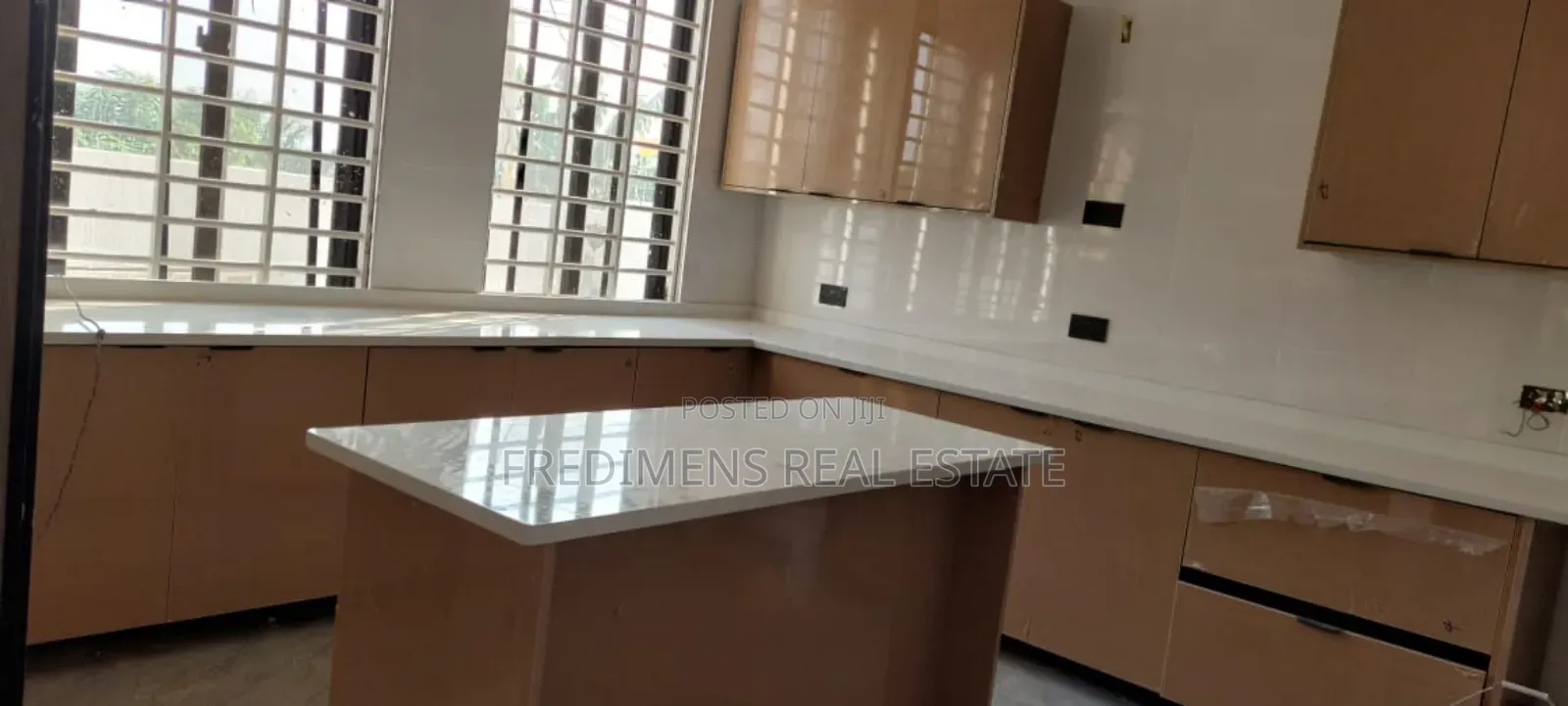 5bdrm House in Fredimens Real, Kumasi Metropolitan for sale