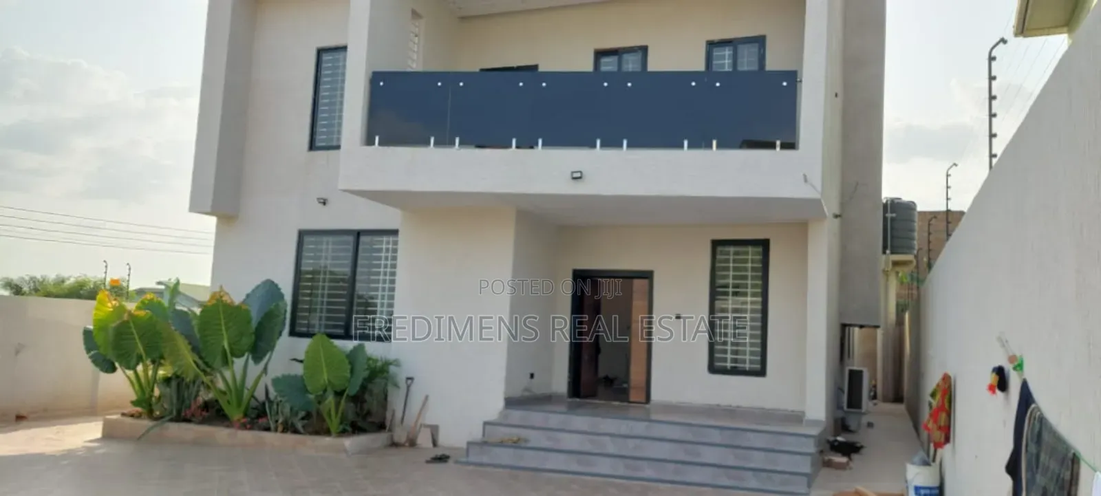 5bdrm House in Fredimens Real, Kumasi Metropolitan for sale