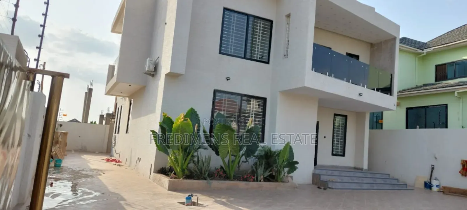 5bdrm House in Fredimens Real, Kumasi Metropolitan for sale