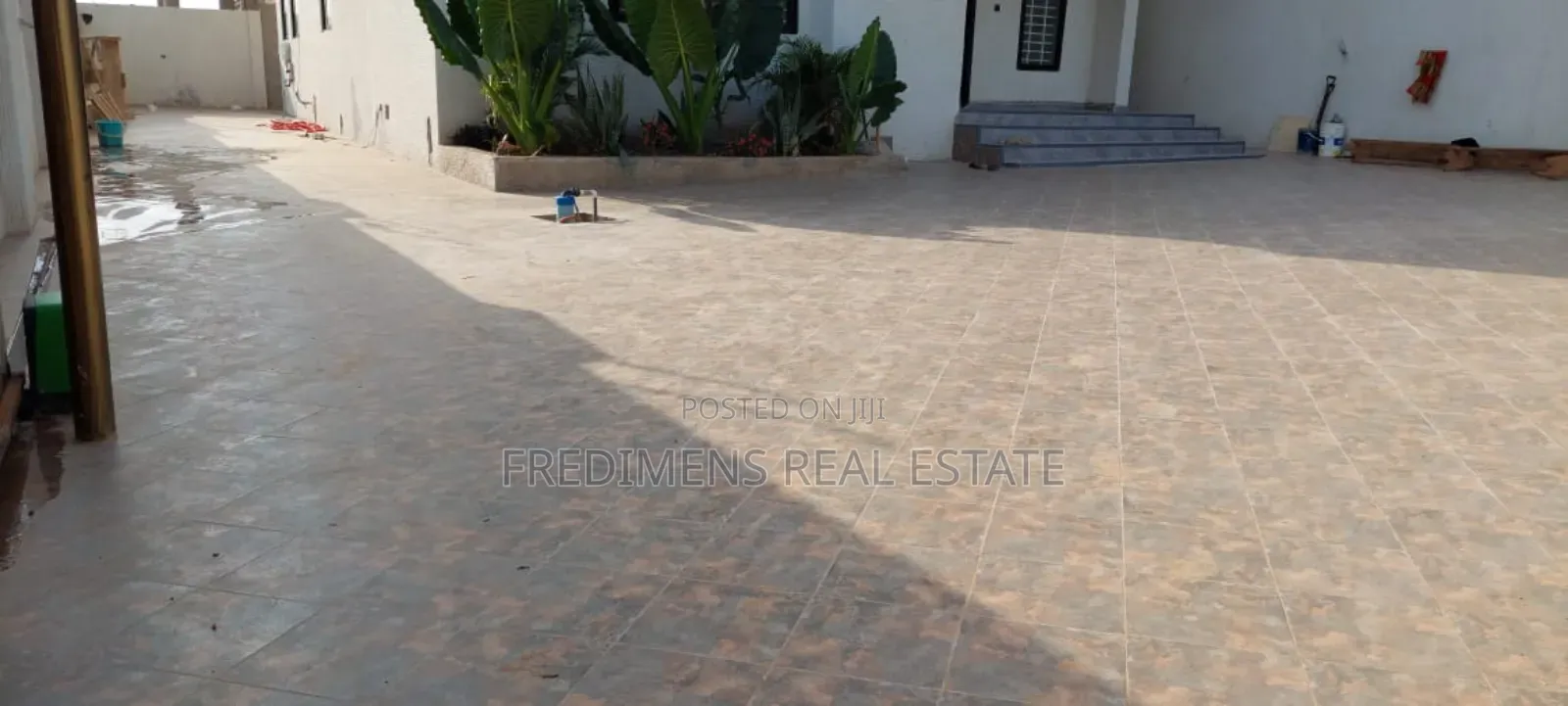 5bdrm House in Fredimens Real, Kumasi Metropolitan for sale