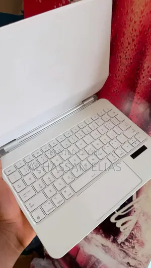 iPad 11th A16 And Apple iPad 10th Generation Magic Keyboard (White)