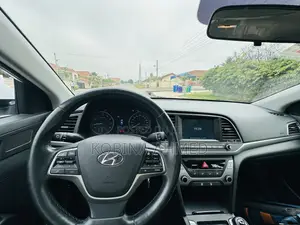 Hyundai Elantra Sport Sedan FWD (1.6L 4cyl 6M) 2017 White