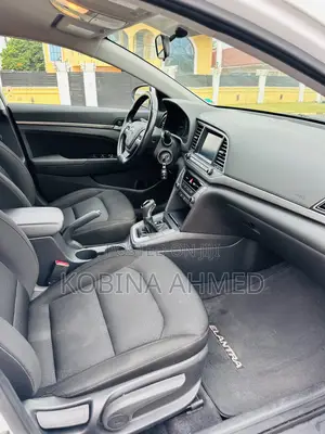 Hyundai Elantra Sport Sedan FWD (1.6L 4cyl 6M) 2017 White